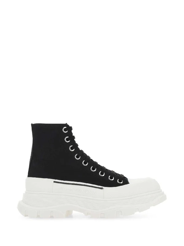 Chunky Sole Tread Slick
High-Top Sneakers