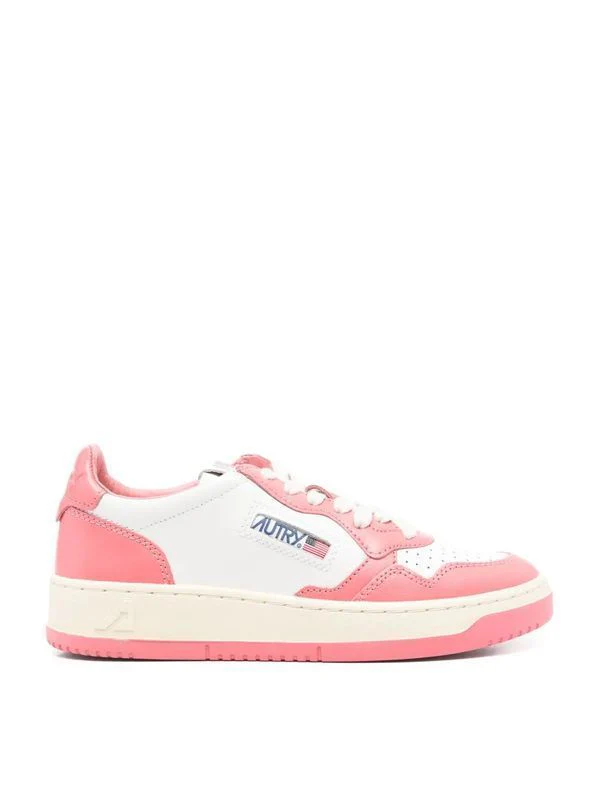 Medalist Low Top Sneakers