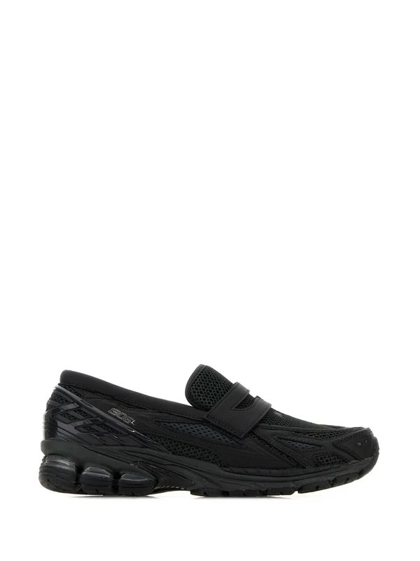 New Balance Black Low Top Sneakers
